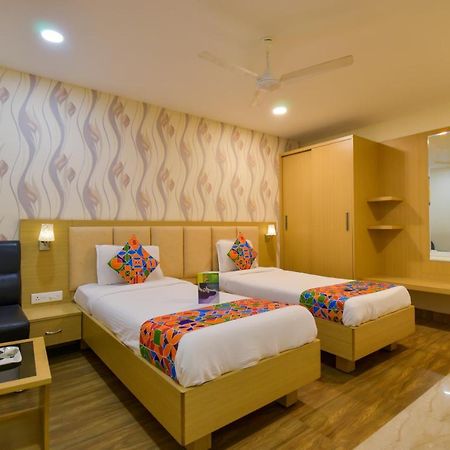 Hotel Raintr33 Hajdarabad Zewnętrze zdjęcie