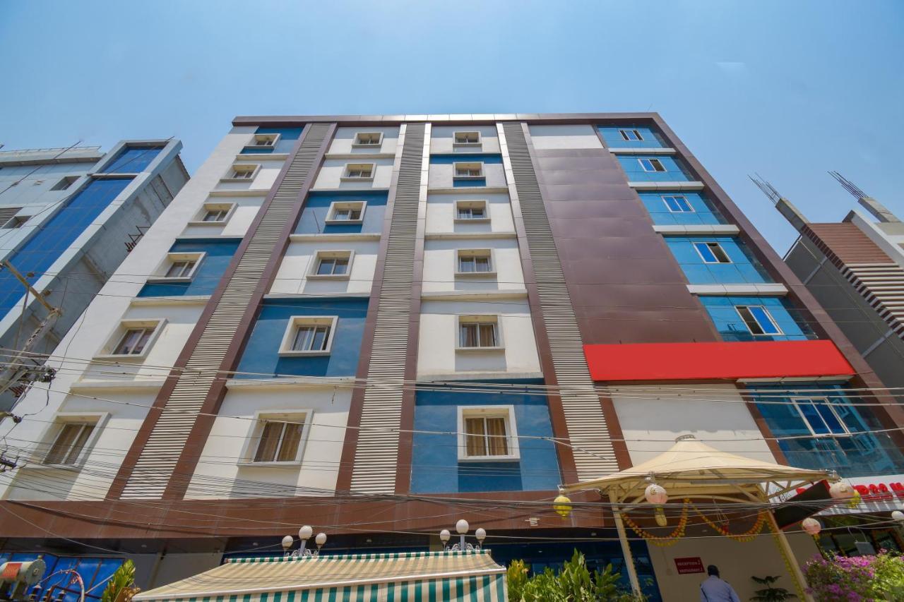 Hotel Raintr33 Hajdarabad Zewnętrze zdjęcie