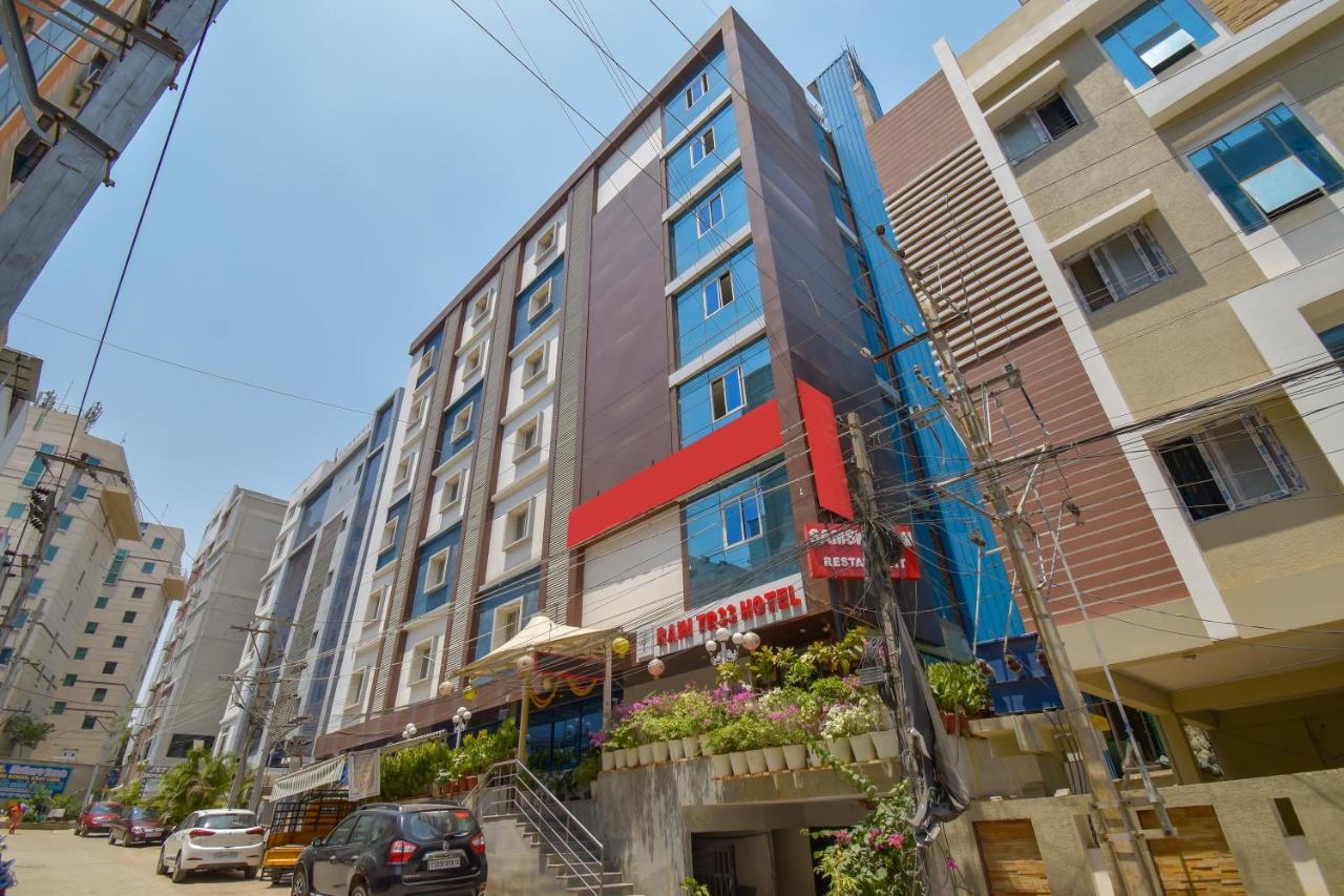 Hotel Raintr33 Hajdarabad Zewnętrze zdjęcie
